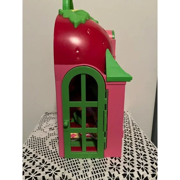 2015 Strawberry Shortcake Berry Happy Home - Picture 3 of 5